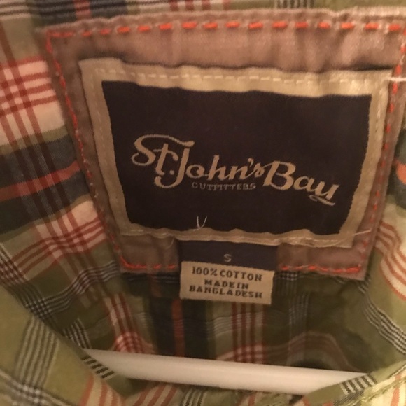 Green short sleeve button up - Picture 2 of 2